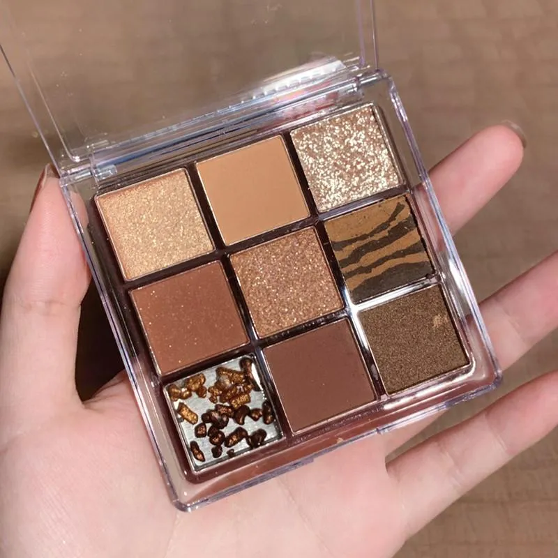 9 Colors Matte and Glitter Eyeshadow Palette with Pearlescent and Acrylic Transparent Shades