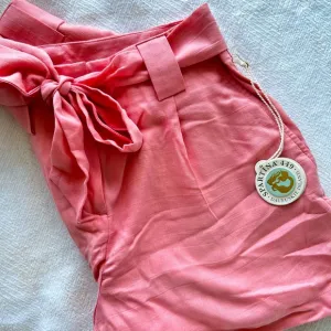 ADORABLE  PINK BLOOM SHORTS! 💕
