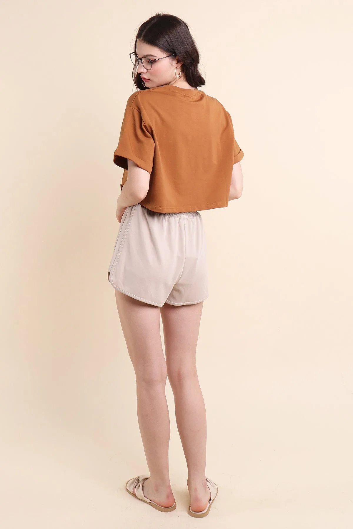BASICS MINORI CROPPED BOXY TEE IN RUSSET BROWN