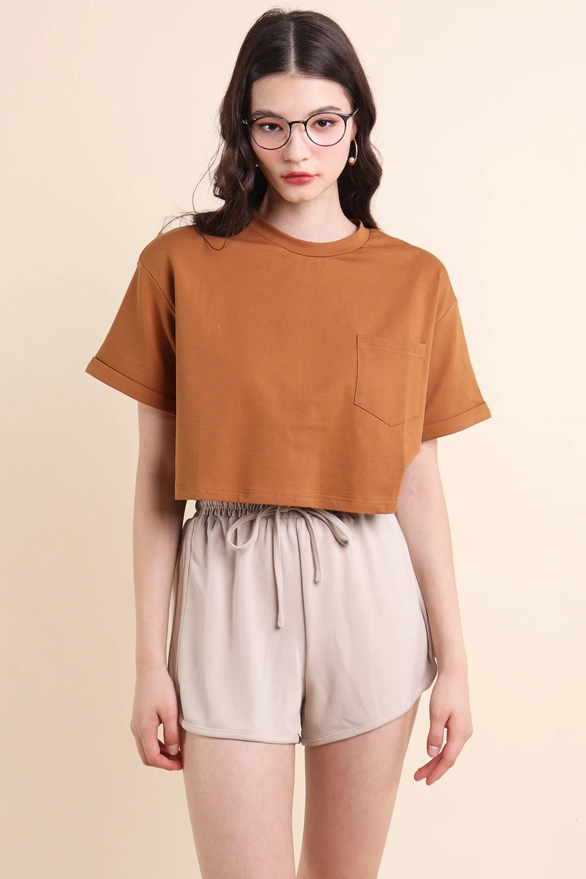 BASICS MINORI CROPPED BOXY TEE IN RUSSET BROWN