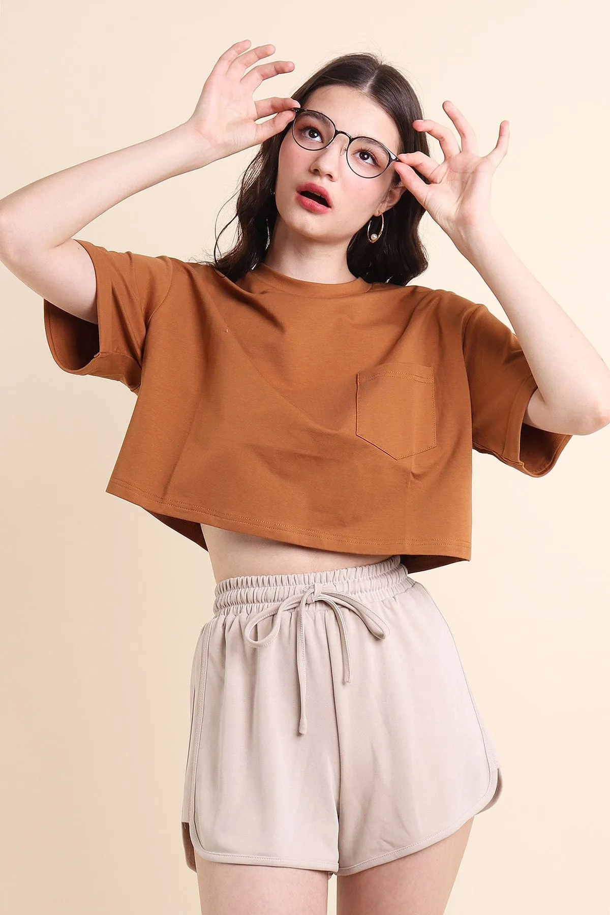 BASICS MINORI CROPPED BOXY TEE IN RUSSET BROWN