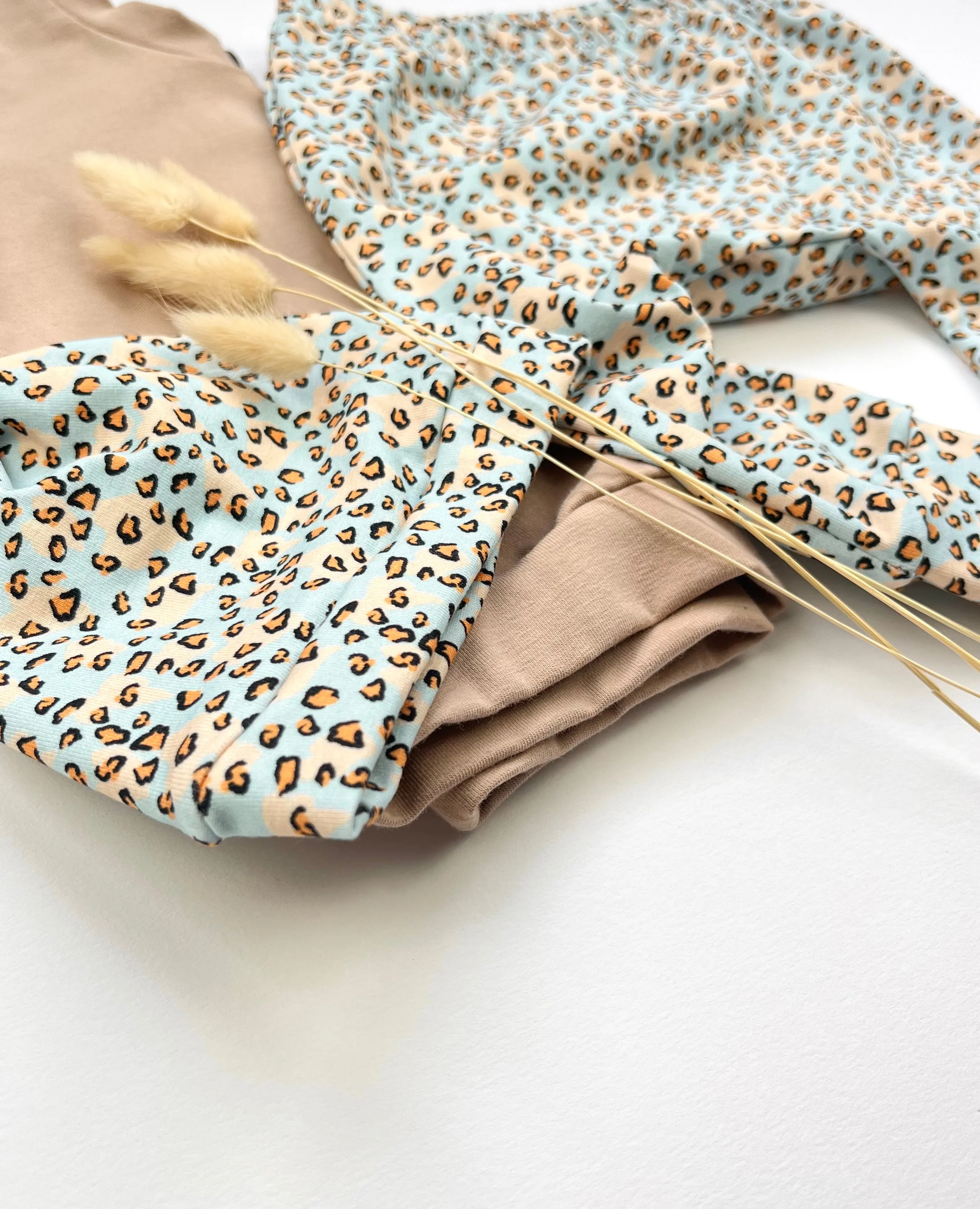 BLUE LEOPARD T-SHIRT - LONG OR SHORT SLEEVE