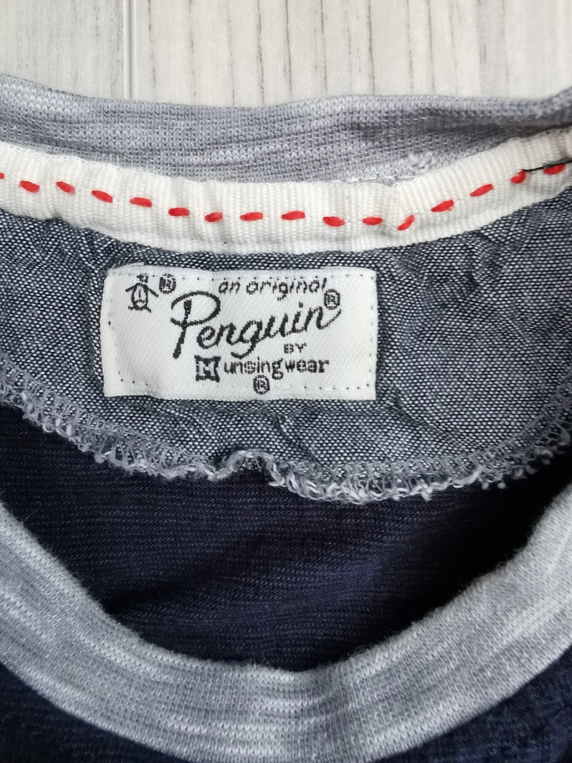 BOY SIZE 2 YEARS - ORIGINAL PENGUIN BY MUNSINGWEAR, Long sleeve, Graphic T-shirt EUC B31