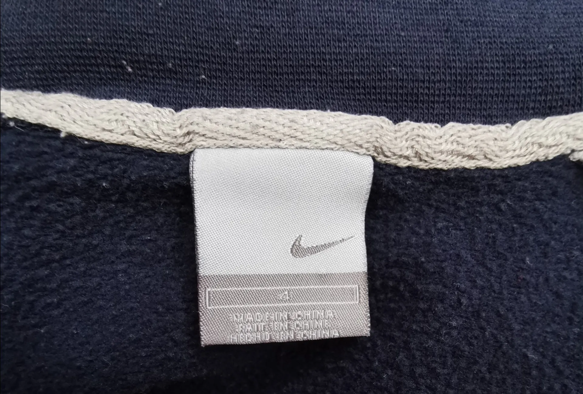 BOY SIZE 4 YEARS - NIKE, Pullover Sweater VGUC B31