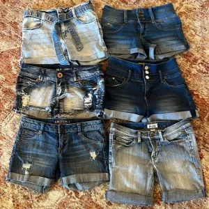 Bundle of 6 Women’s Denim Shorts Light/Dark Blue all Size 3 Low /Mid Raise