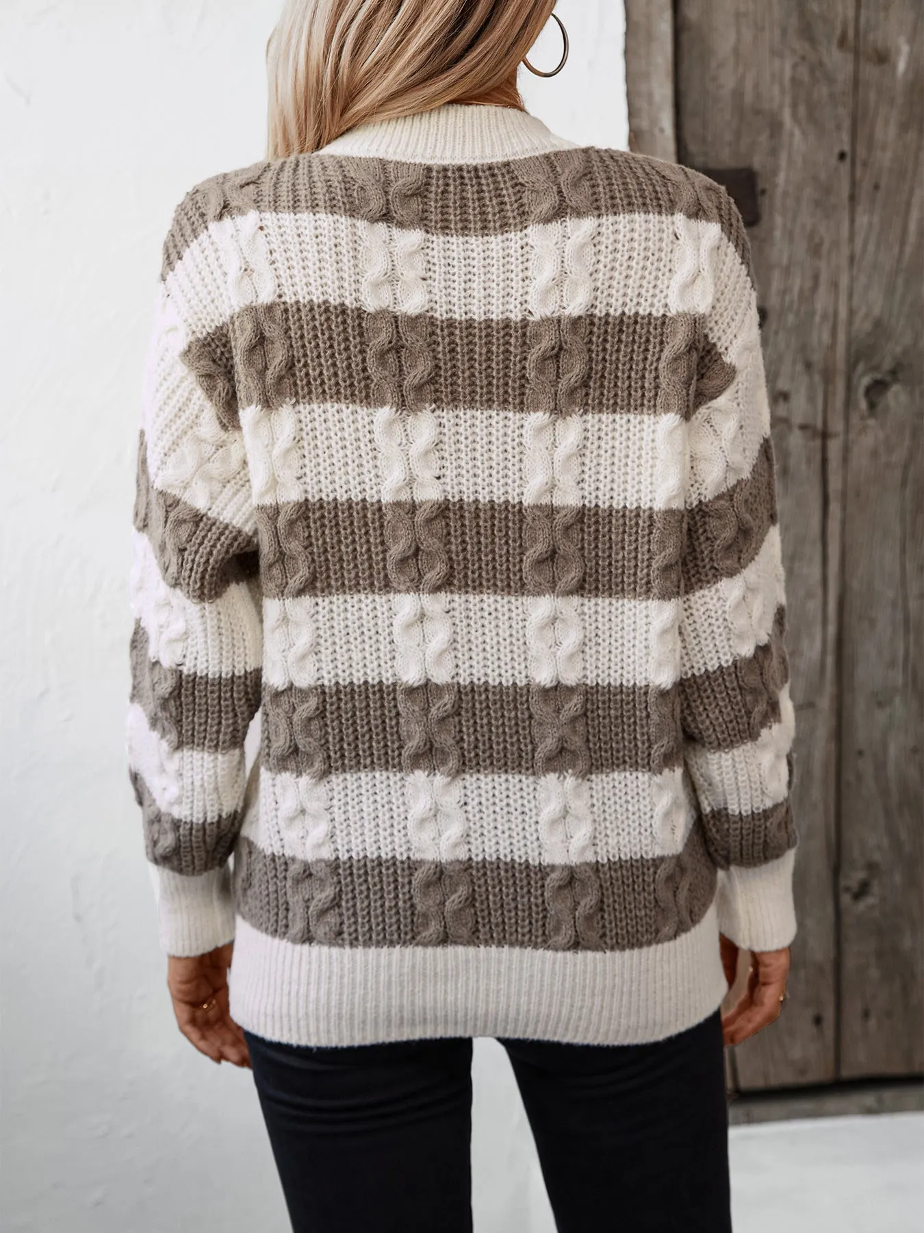 Color-Blocked Relaxed-Fit Jumper Perfect for Everyday Wear