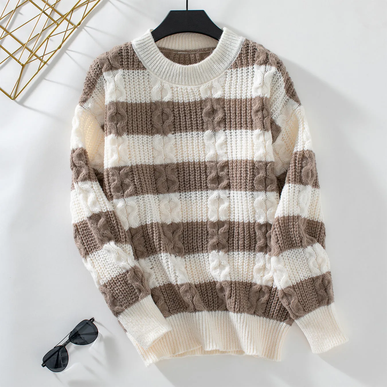 Color-Blocked Relaxed-Fit Jumper Perfect for Everyday Wear