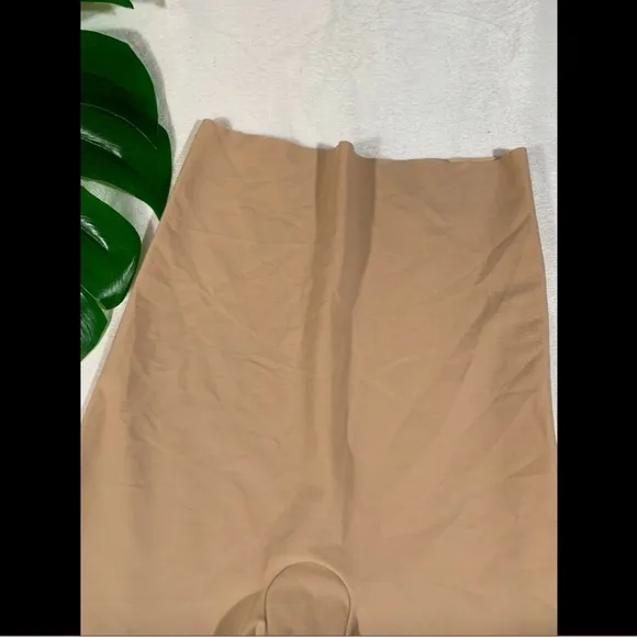 EUC Commando 'Control' High Waist Shaping Shorts‎
