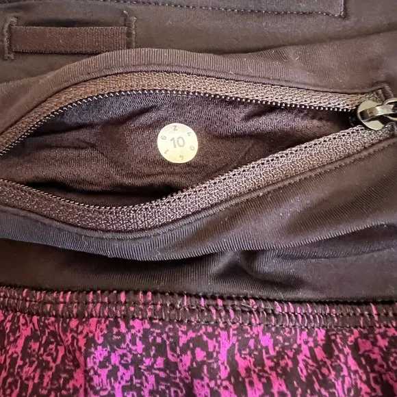 EUC Lululemon Run Times Short (4&quot;) in Circuit Aurora Black / Black