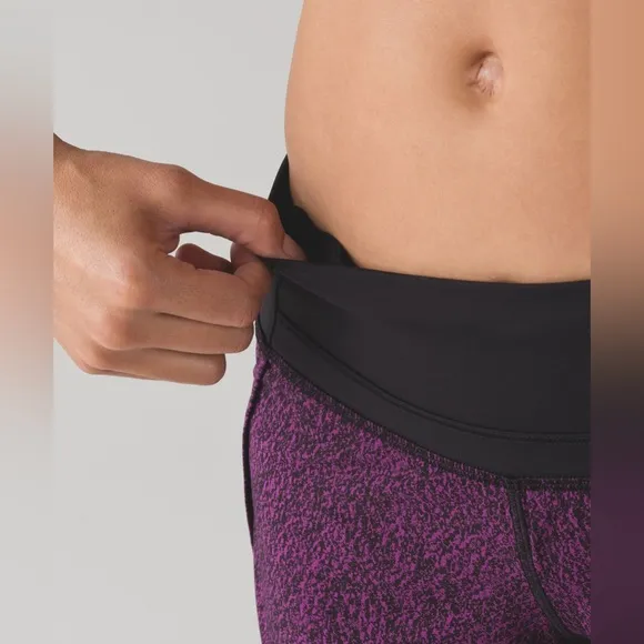 EUC Lululemon Run Times Short (4&quot;) in Circuit Aurora Black / Black
