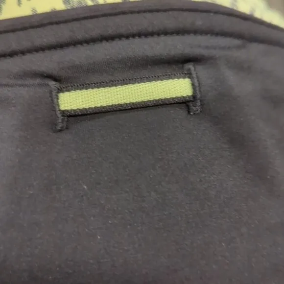 Lululemon Run Times Short *4-way Stretch Dottie Dash Clarity Yellow Black / Blk