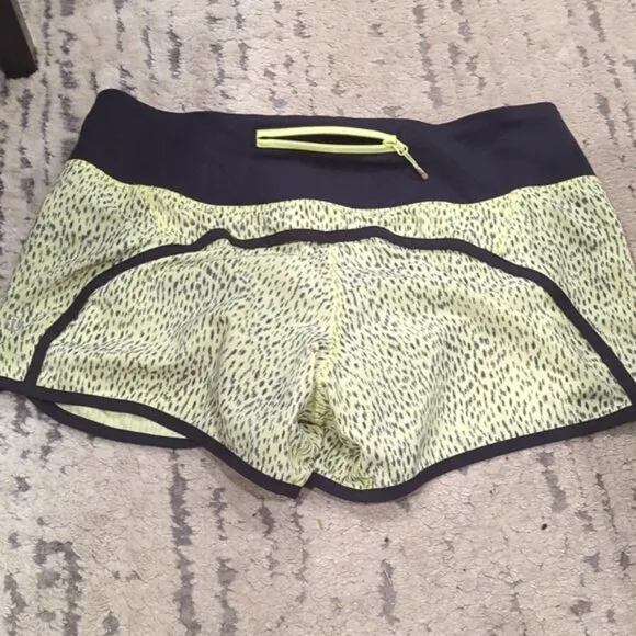 Lululemon Run Times Short *4-way Stretch Dottie Dash Clarity Yellow Black / Blk
