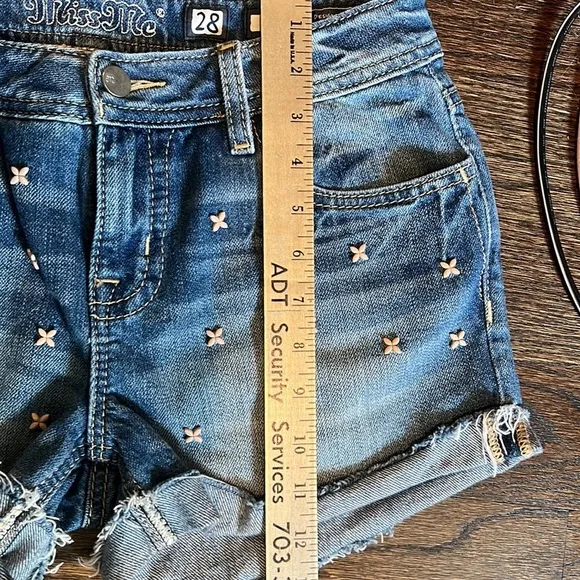 MISS ME JEAN SHORTS size 28