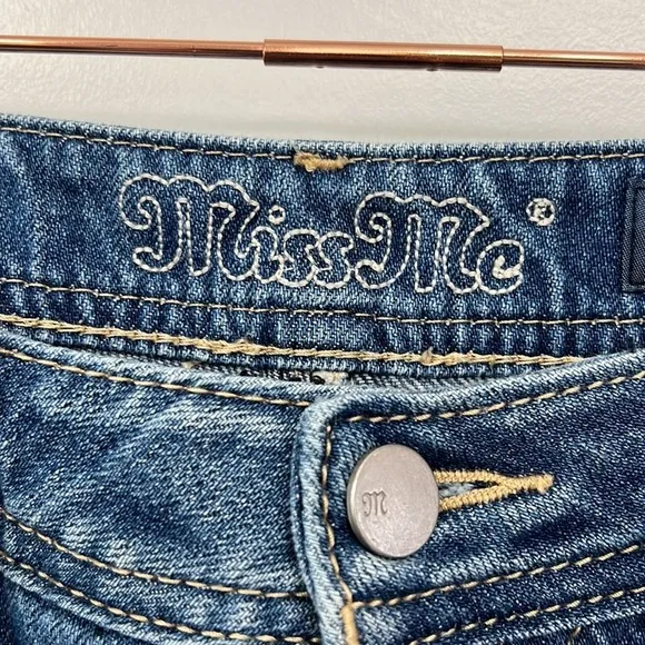 MISS ME JEAN SHORTS size 28