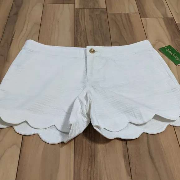 NWT! Lilly Pulitzer Buttercup Shorts Resort White Size 4