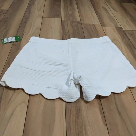NWT! Lilly Pulitzer Buttercup Shorts Resort White Size 4