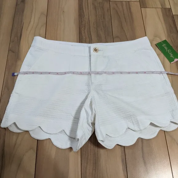 NWT! Lilly Pulitzer Buttercup Shorts Resort White Size 4