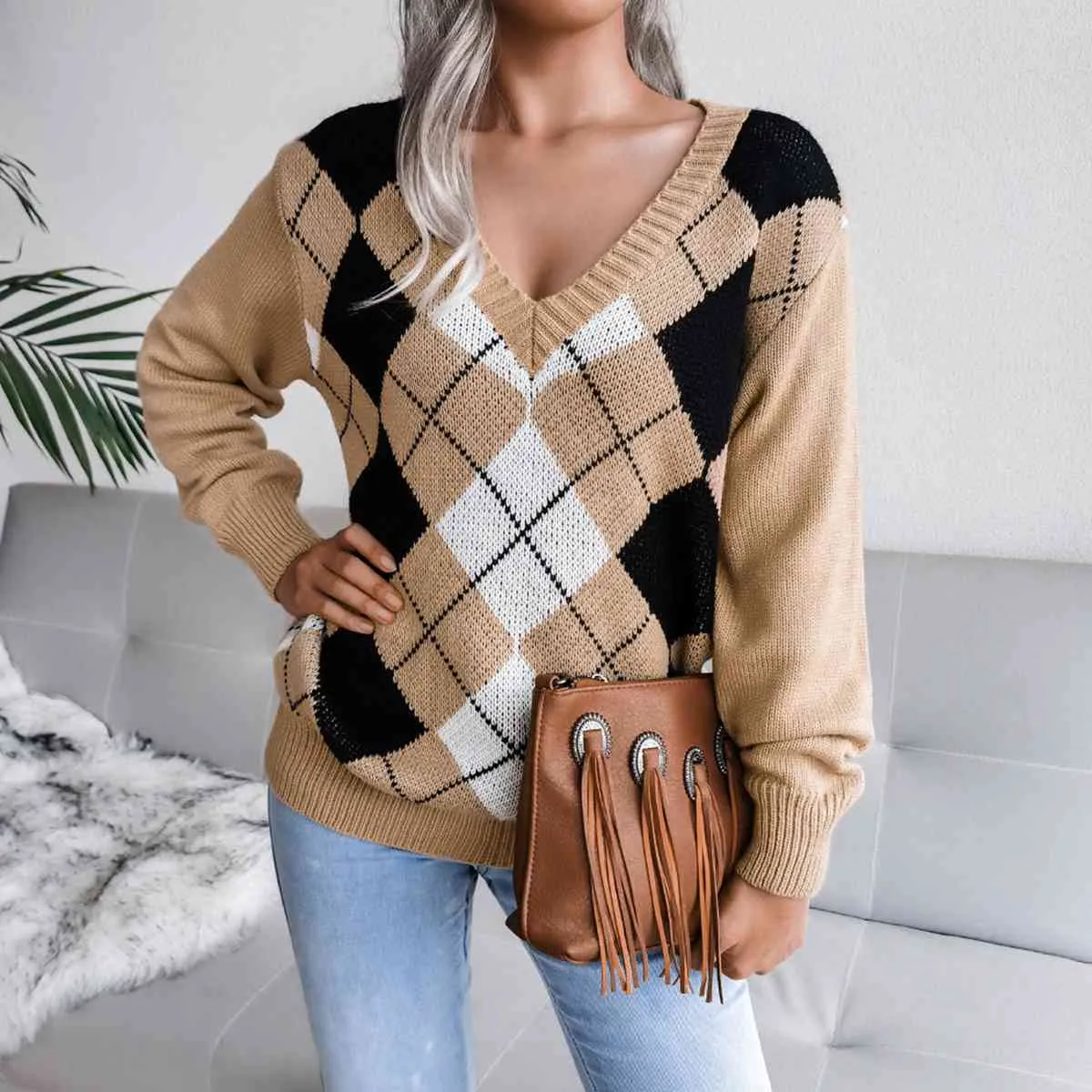 Olivia | Stylish V-Neck Sweater