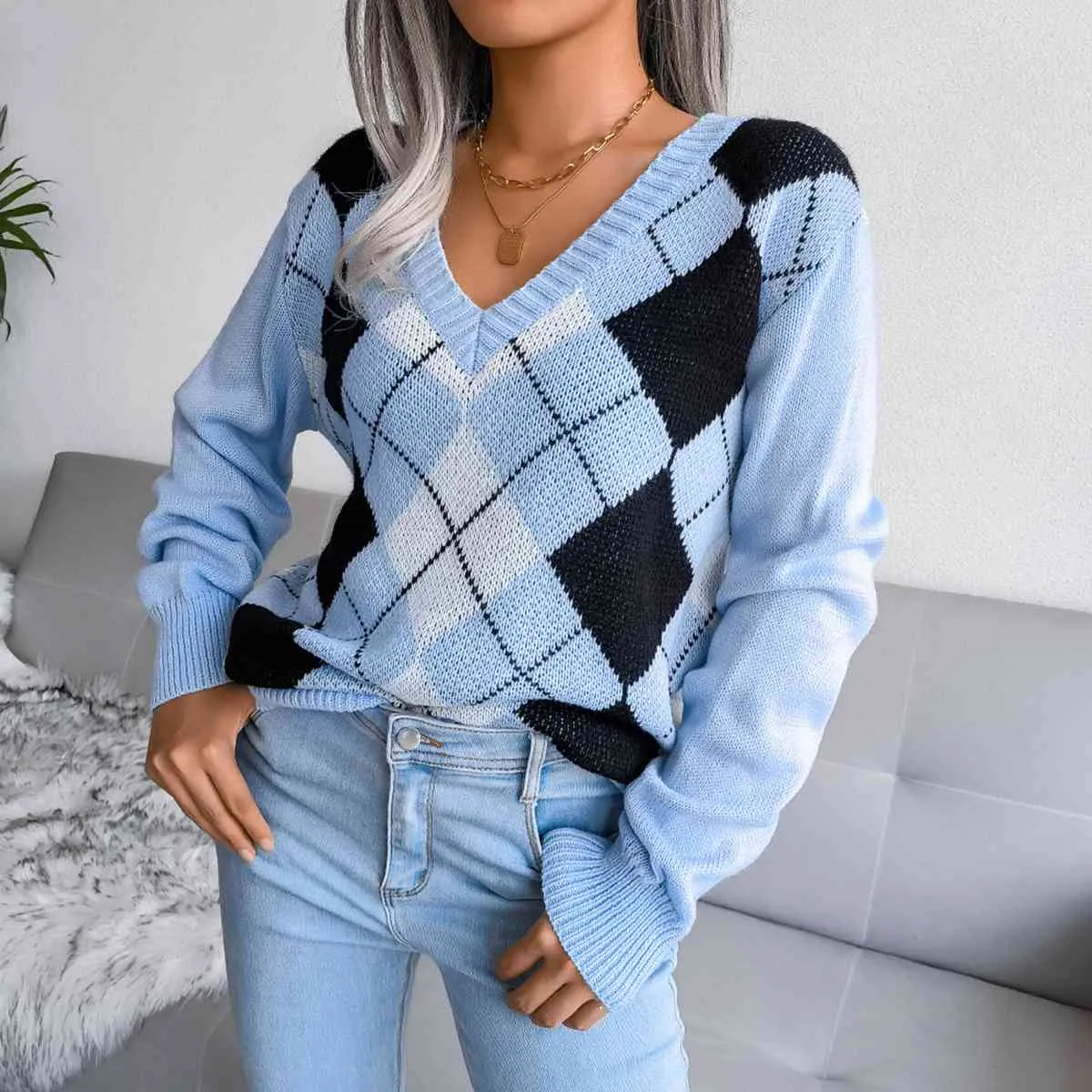 Olivia | Stylish V-Neck Sweater