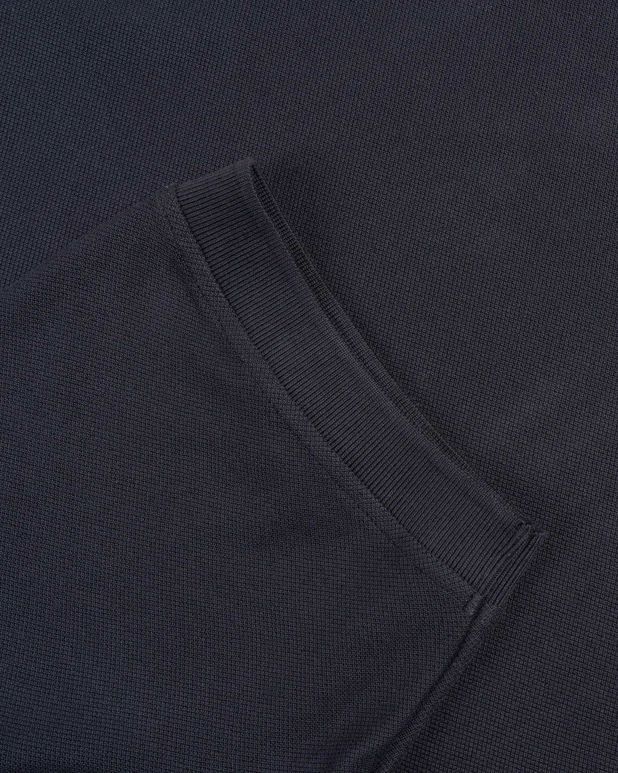 Oslo in Ribbed Collar