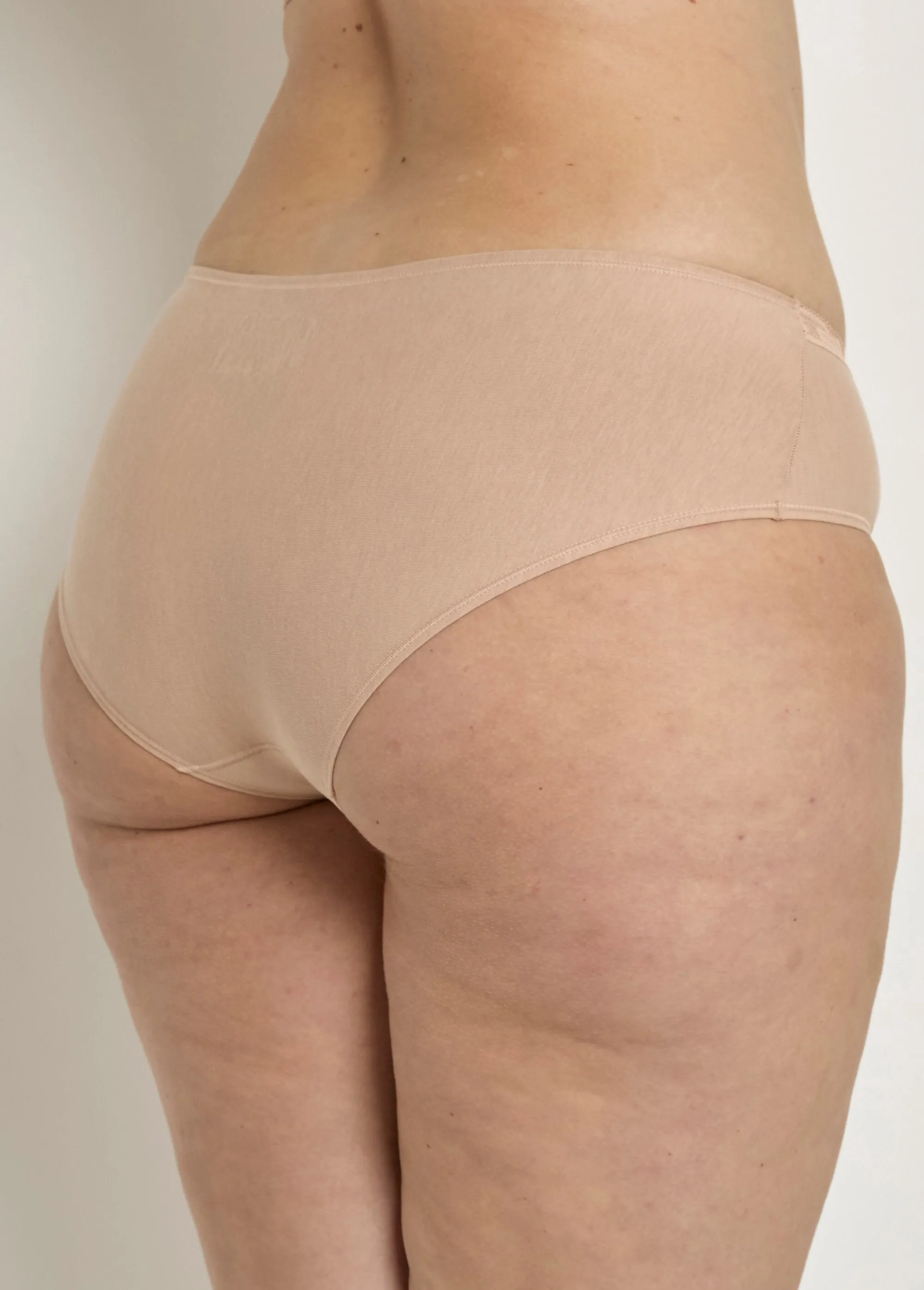 "EasyFeel" second-skin effect shorty