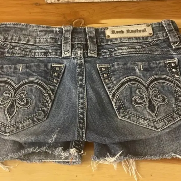 Rock Revival Adele Size 27 women’s Jean shorts