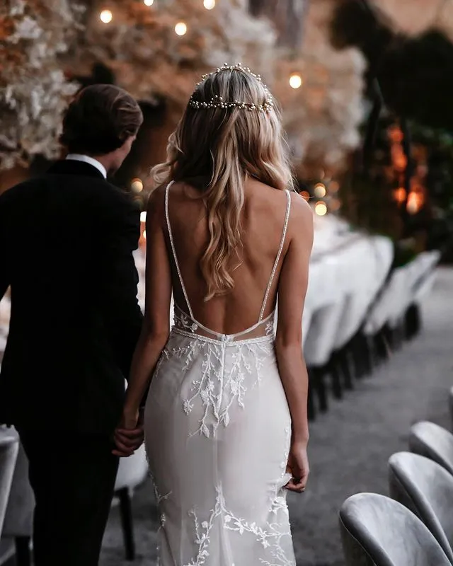 Sexy Deep V-neck Mermaid Tulle Lace Simple Wedding Dresses. WDS0097