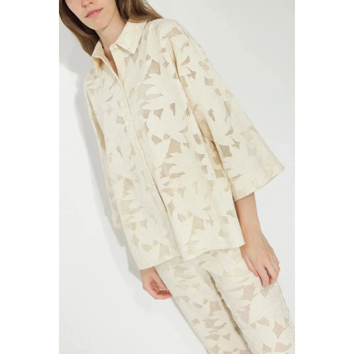 The Tiny Big Sister - Guipure shirt - light cream