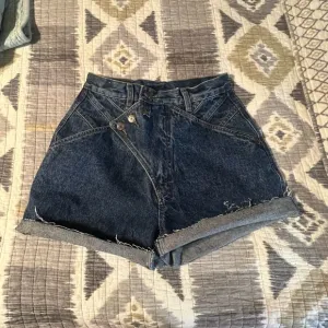 Vintage women’s high waisted denim shorts