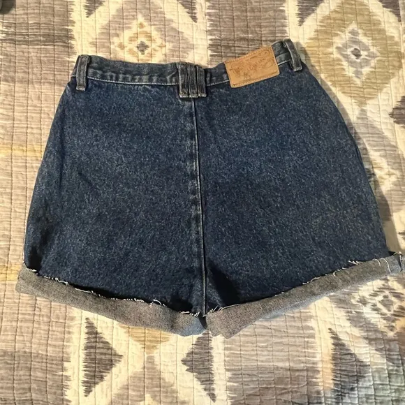 Vintage women’s high waisted denim shorts
