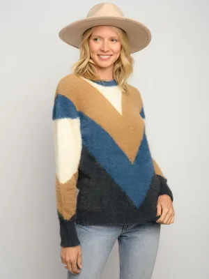 WOMEN'S LONG SLEEVE CHEVRON FUZZY SWEATER