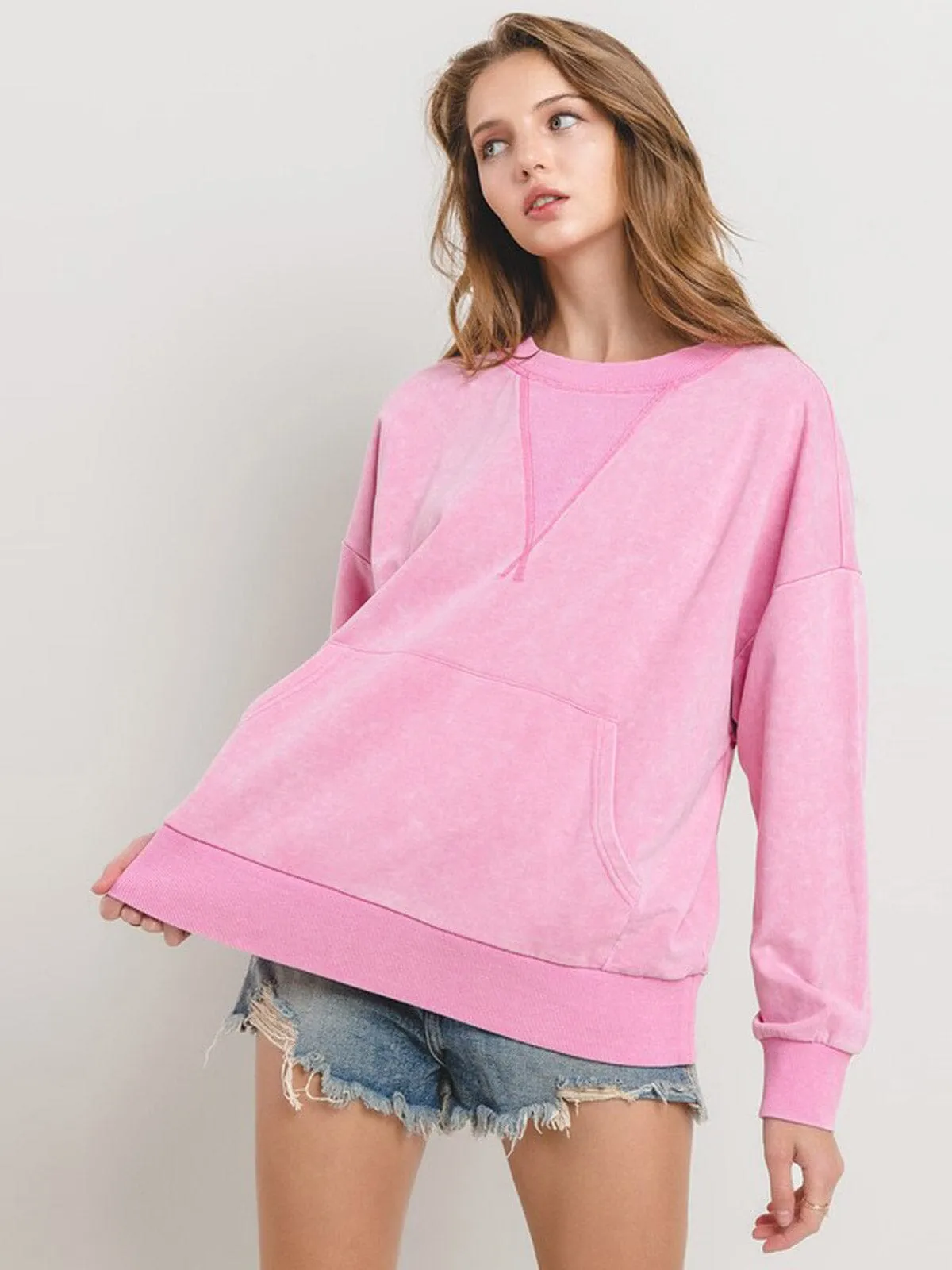 WOMEN'S LONG SLEEVE FRONT POCKET WASHED PULLOVER SWEATER