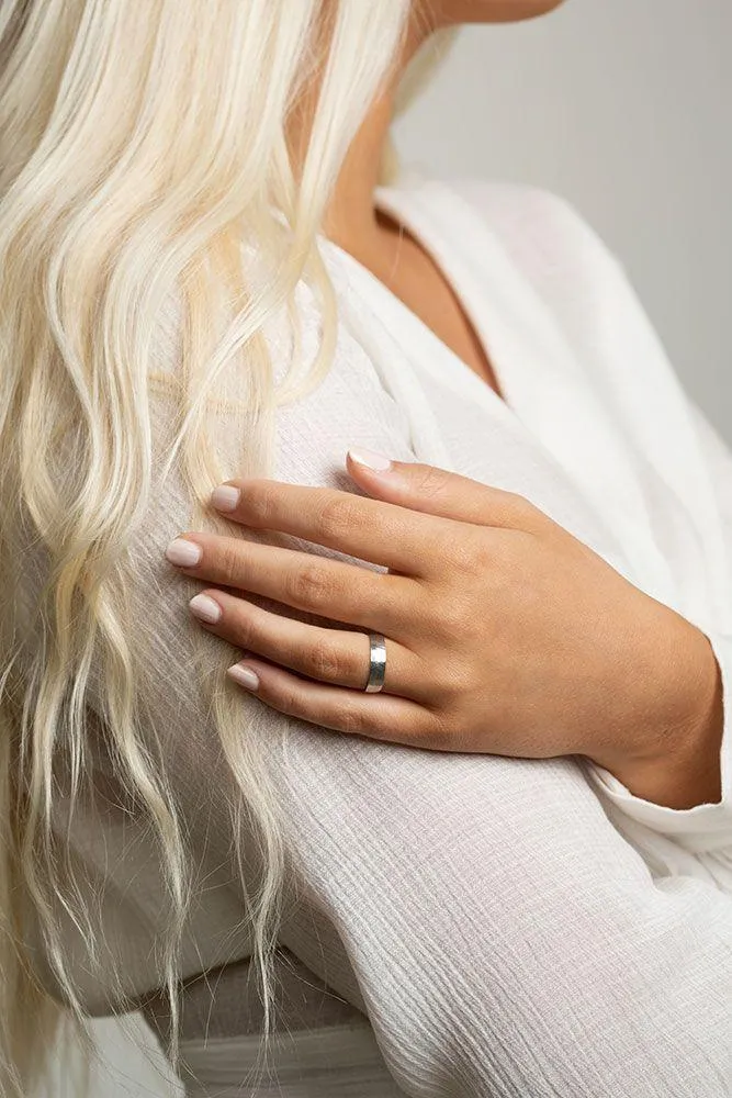 Women's white gold ring